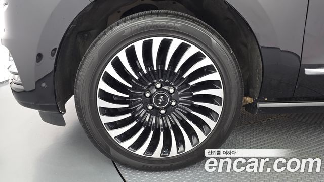 Lincoln Navigator (IV) 3.5L Black Label 2019 — фото 5