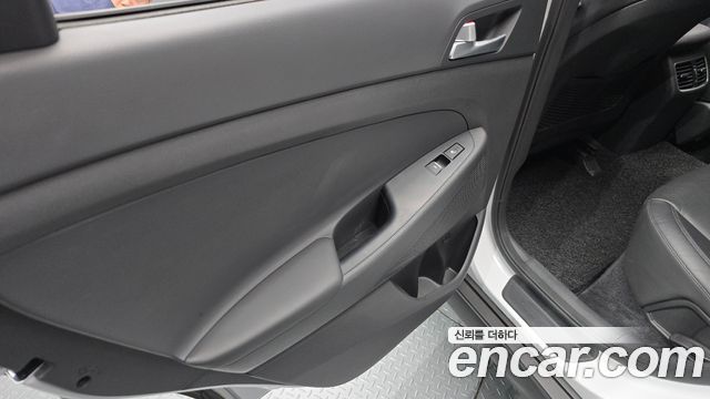 Hyundai Tucson Gasoline 1.6 turbo 2WD Modern 2019 — фото 25