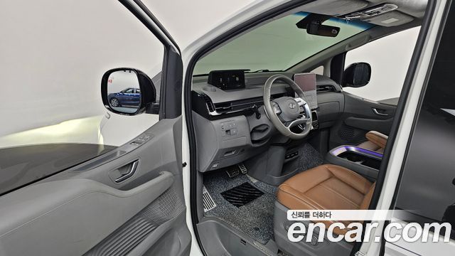 Hyundai Staria L3.5 Lounge 7-Seater Mobility 2023 — фото 10