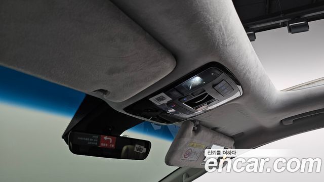 Hyundai Staria L3.5 Lounge 7-Seater Mobility 2023 — фото 15