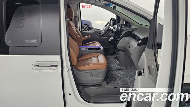 Hyundai Staria L3.5 Lounge 7-Seater Mobility 2023 — фото 26