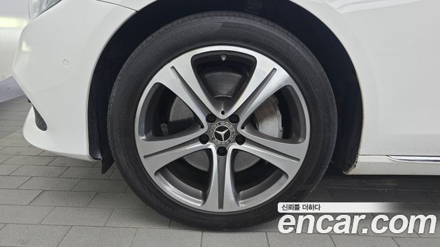 Mercedes-Benz E-Class (W213) E300 4MATIC Avnatgarde 2018 — фото 5