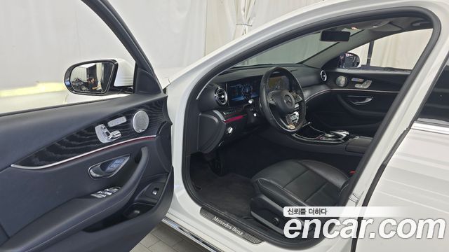 Mercedes-Benz E-Class (W213) E300 4MATIC Avnatgarde 2018 — фото 10