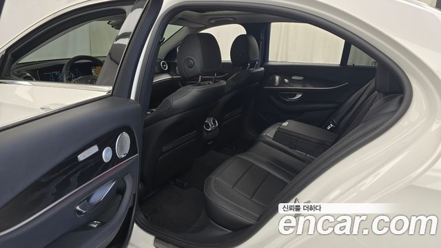 Mercedes-Benz E-Class (W213) E300 4MATIC Avnatgarde 2018 — фото 11