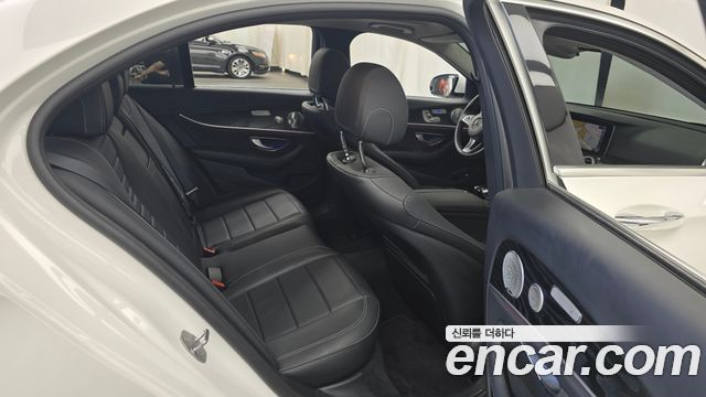 Mercedes-Benz E-Class (W213) E300 4MATIC Avnatgarde 2018 — фото 12