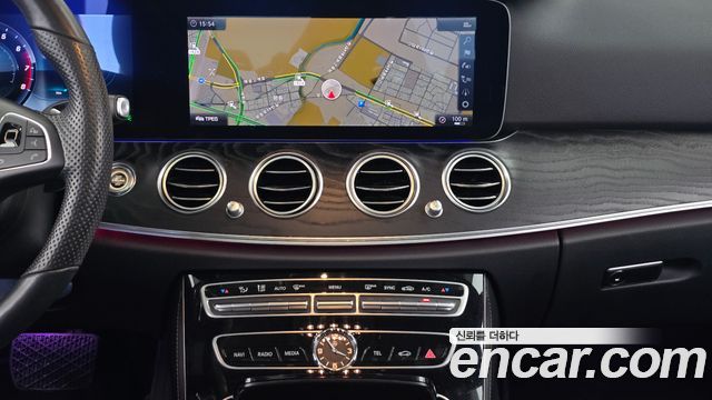 Mercedes-Benz E-Class (W213) E300 4MATIC Avnatgarde 2018 — фото 13