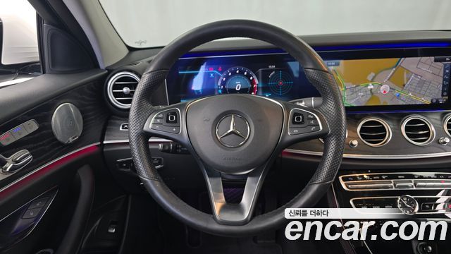 Mercedes-Benz E-Class (W213) E300 4MATIC Avnatgarde 2018 — фото 14