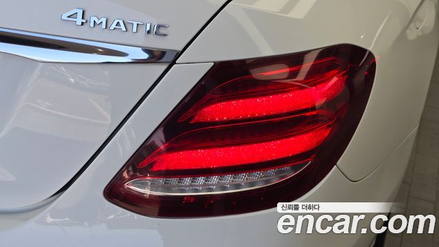 Mercedes-Benz E-Class (W213) E300 4MATIC Avnatgarde 2018 — фото 23