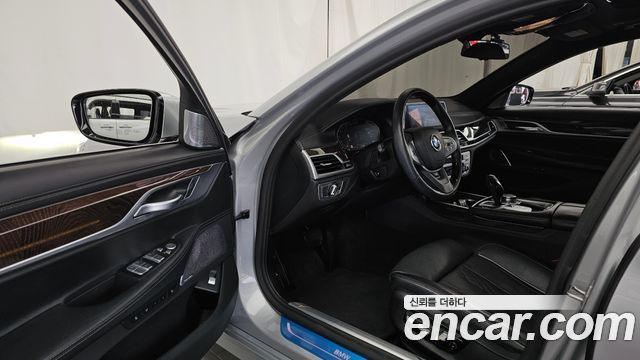 BMW 7 Series (G11) 750Li xDrive Design Pure Excellence 2020 — фото 10