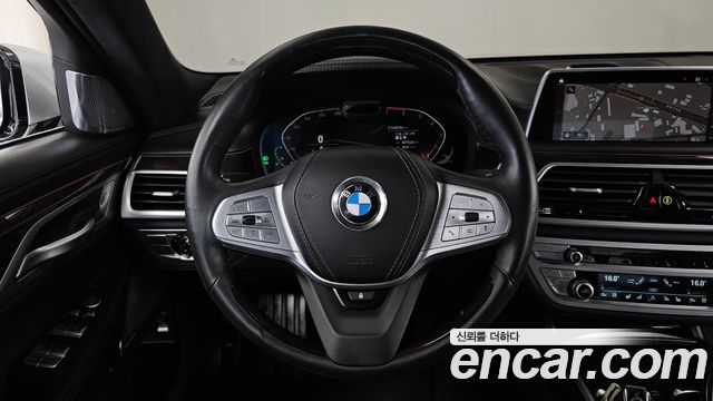 BMW 7 Series (G11) 750Li xDrive Design Pure Excellence 2020 — фото 13