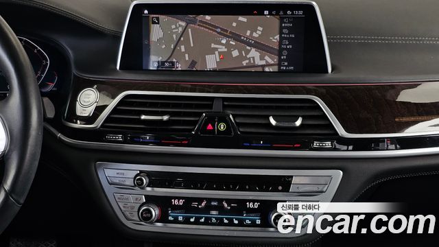 BMW 7 Series (G11) 750Li xDrive Design Pure Excellence 2020 — фото 14