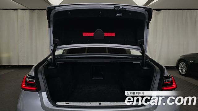 BMW 7 Series (G11) 750Li xDrive Design Pure Excellence 2020 — фото 20