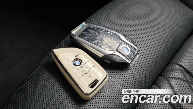 BMW 7 Series (G11) 750Li xDrive Design Pure Excellence 2020 — фото 27