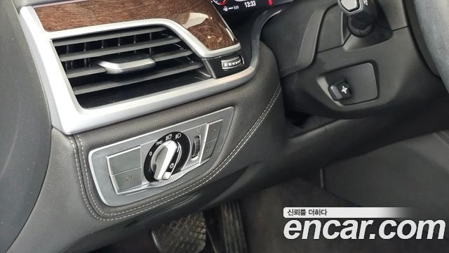 BMW 7 Series (G11) 750Li xDrive Design Pure Excellence 2020 — фото 29