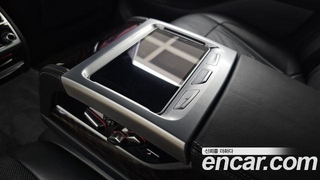 BMW 7 Series (G11) 750Li xDrive Design Pure Excellence 2020 — фото 32