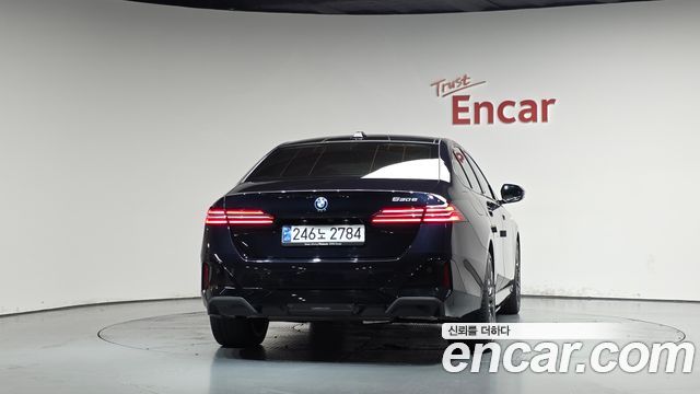 BMW 5 Series (G60) 530e M Sport 2024 — фото 4