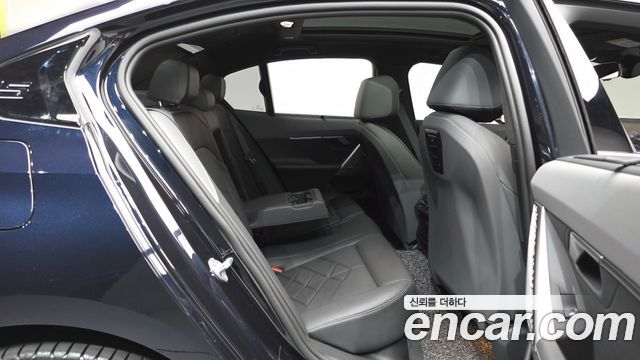 BMW 5 Series (G60) 530e M Sport 2024 — фото 11