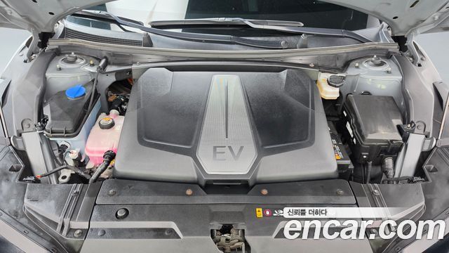 Kia EV6 Long Range 4WD GT Line 2023 — фото 6