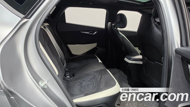 Kia EV6 Long Range 4WD GT Line 2023 — фото 11