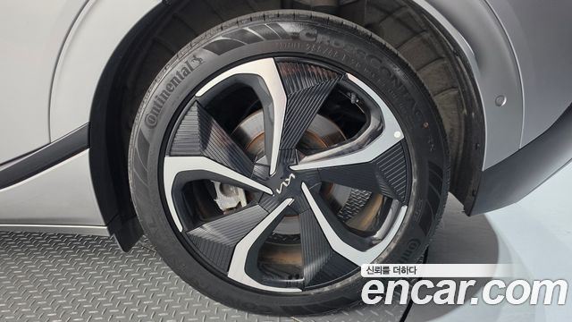 Kia EV6 Long Range 4WD GT Line 2023 — фото 21