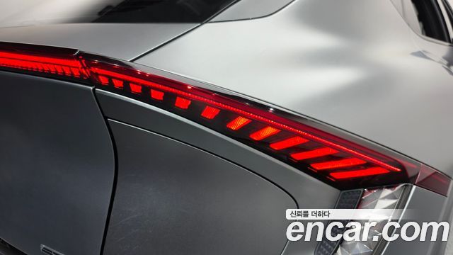 Kia EV6 Long Range 4WD GT Line 2023 — фото 23