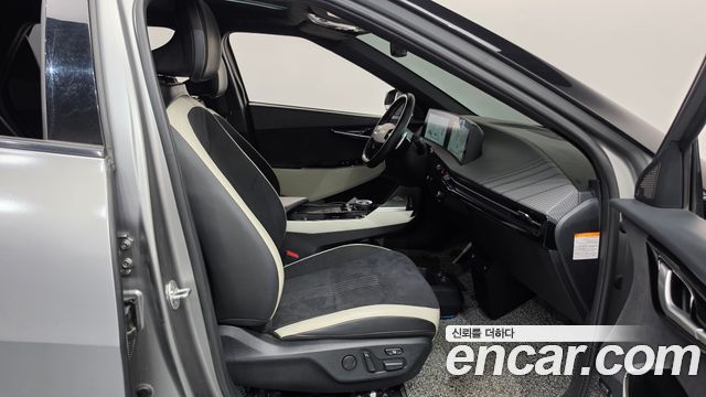 Kia EV6 Long Range 4WD GT Line 2023 — фото 26