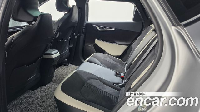 Kia EV6 Long Range 4WD GT Line 2023 — фото 29