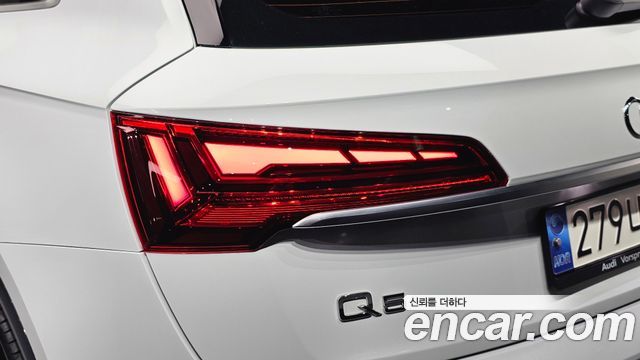 Audi Q5 (FY) 45 TFSI Quattro 2022 — фото 23