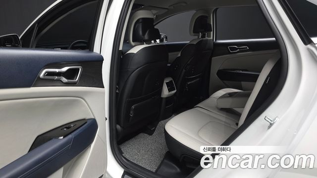 Kia Sportage (V) Gasoline 1.6 Turbo 2WD Signature 2024 — фото 11