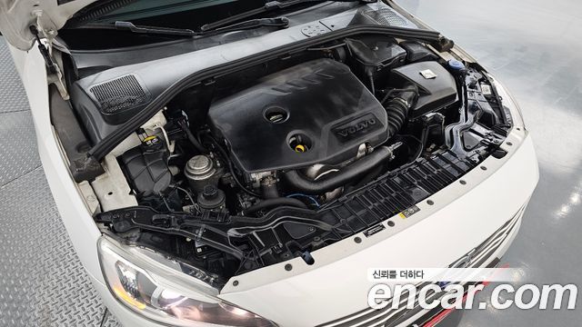 Volvo S60 D2 2nd 2015 — фото 6