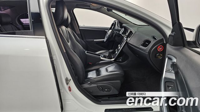 Volvo S60 D2 2nd 2015 — фото 11