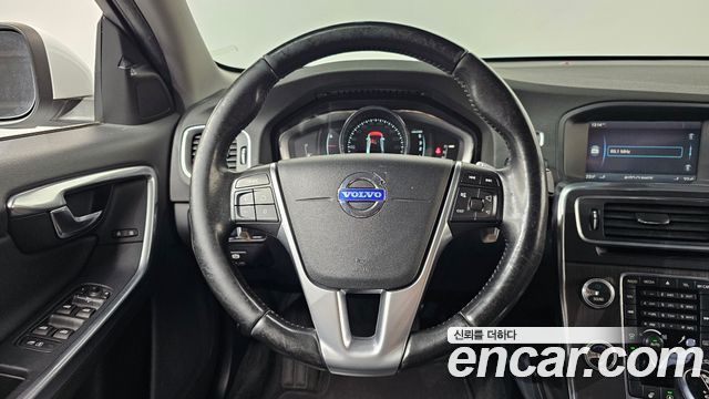 Volvo S60 D2 2nd 2015 — фото 13