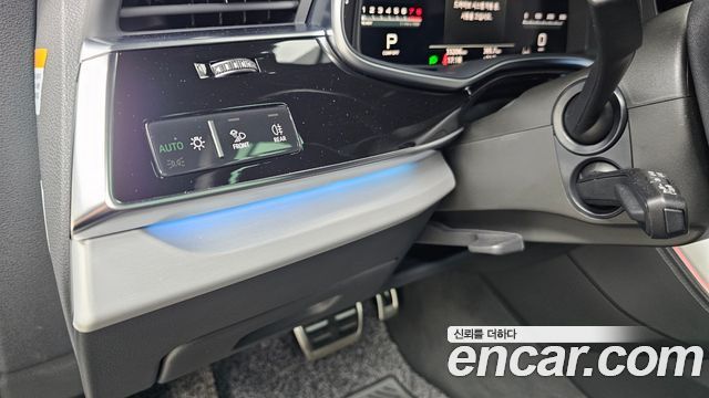 Audi Q8 (4M) 55 TFSI Quattro Premium 2022 — фото 27