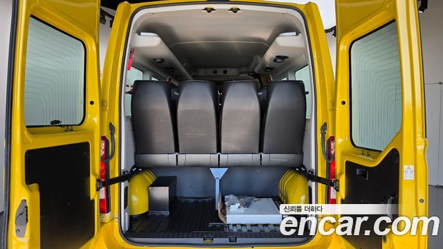 Renault Korea Master School Bus 15-Seater 2020 — фото 15