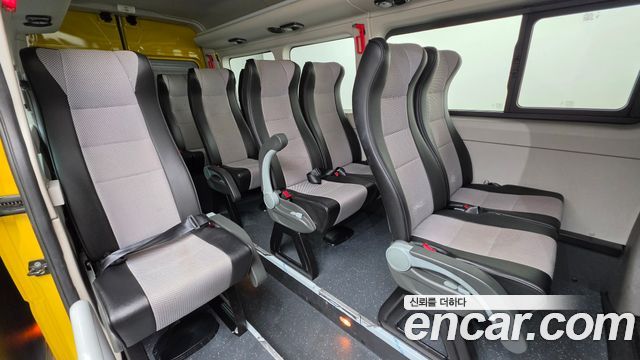 Renault Korea Master School Bus 15-Seater 2020 — фото 17
