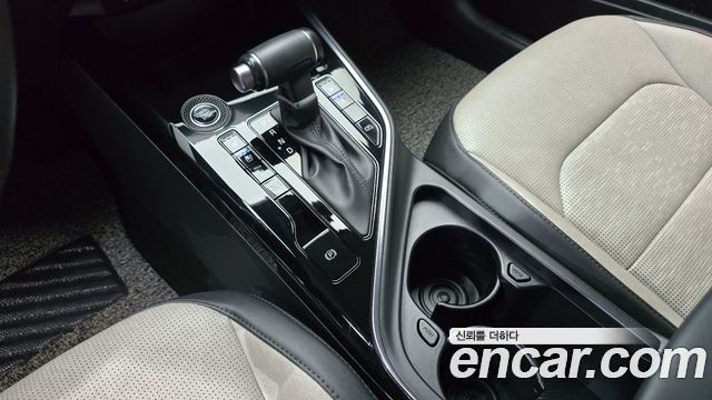 Kia Niro Prestige 2022 — фото 9