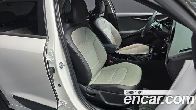 Kia Niro Prestige 2022 — фото 12