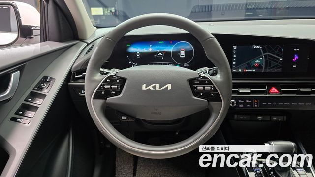 Kia Niro Prestige 2022 — фото 13