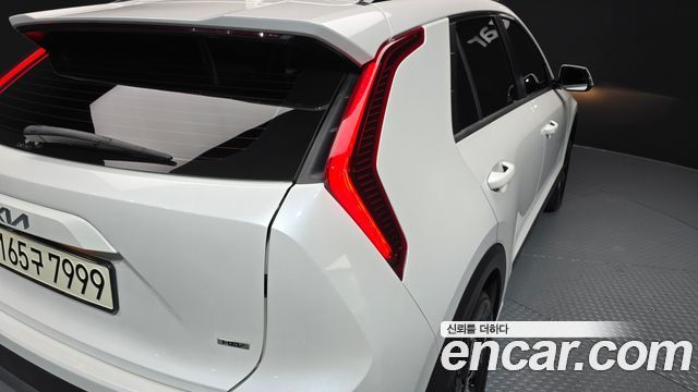 Kia Niro Prestige 2022 — фото 23