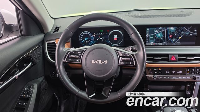Kia Seltos Gasoline 2.0 2WD Signature 2023 — фото 17