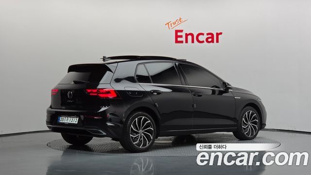 Volkswagen Golf (VIII) 2.0 TDI Prestige 2023 — фото 2