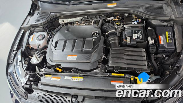 Volkswagen Golf (VIII) 2.0 TDI Prestige 2023 — фото 6