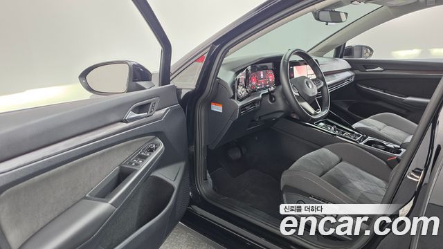 Volkswagen Golf (VIII) 2.0 TDI Prestige 2023 — фото 10