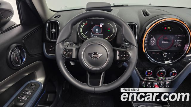 MINI Cooper S Countryman ALL4 Classic 2nd 2023 — фото 13
