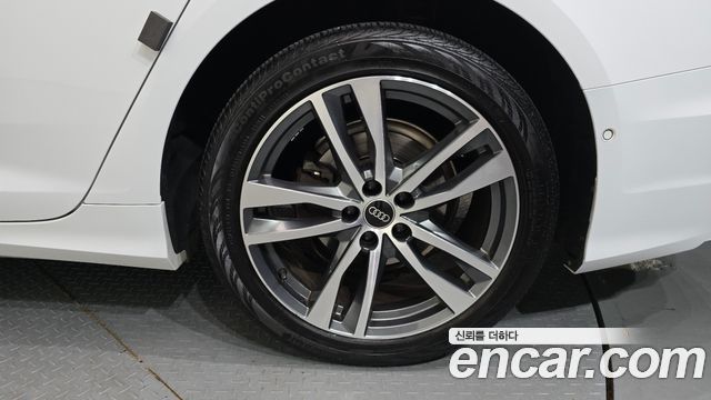 Audi A6 (C8) 40 TDI Premium 2022 — фото 21