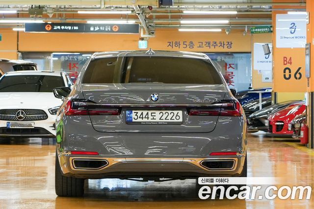 BMW 7 Series (G11) 740Li xDrive Design Pure Excellence 2021 — фото 4
