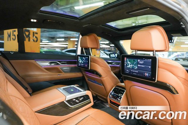 BMW 7 Series (G11) 740Li xDrive Design Pure Excellence 2021 — фото 14