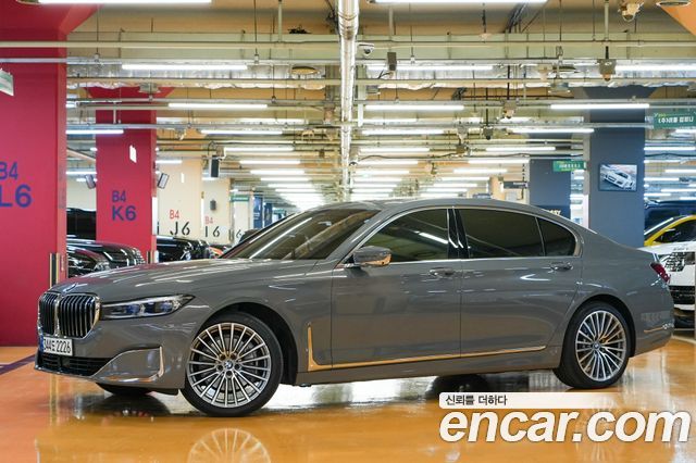 BMW 7 Series (G11) 740Li xDrive Design Pure Excellence 2021 — фото 19