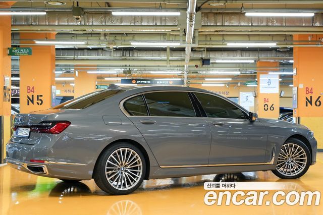 BMW 7 Series (G11) 740Li xDrive Design Pure Excellence 2021 — фото 20