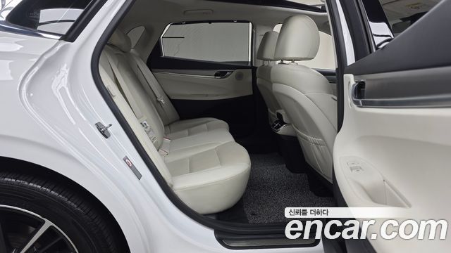 Hyundai Grandeur (IG) 2.5 Le Blanc 2023 — фото 11